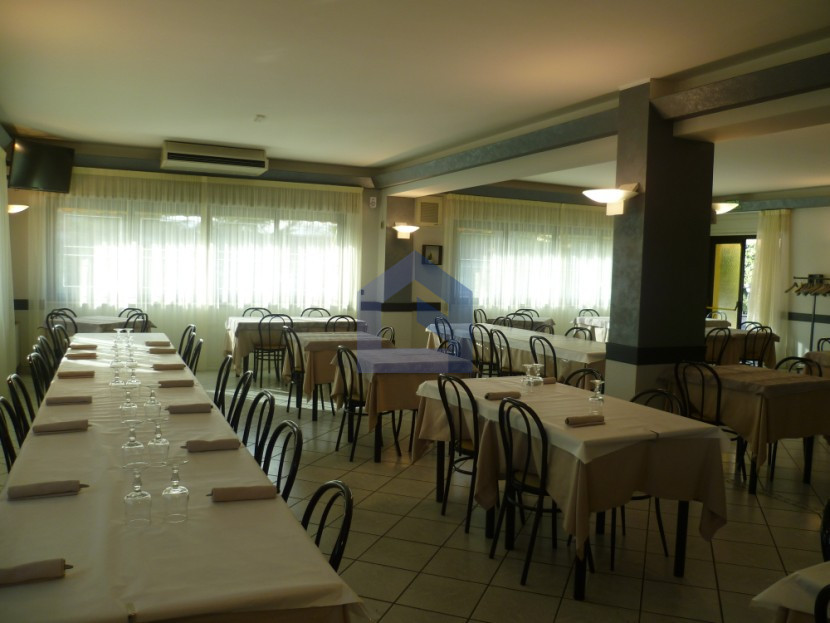 San Vito Chietino: Trentennale attività di ristorante/pizzeria/bar/tabacchi [V4721]