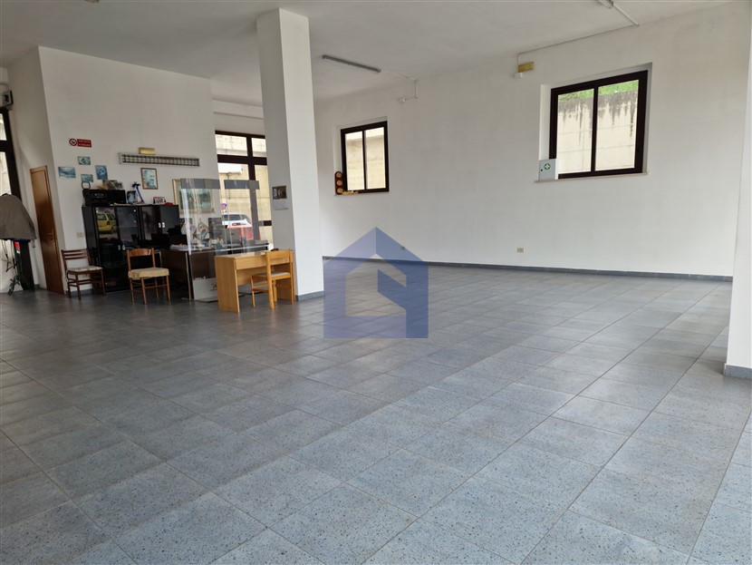 Atessa:  Locale Commerciale fronte strada [L12719]