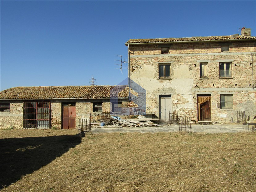 Sant’Eusanio del Sangro – Casolare con terreno e panorama [V11771]