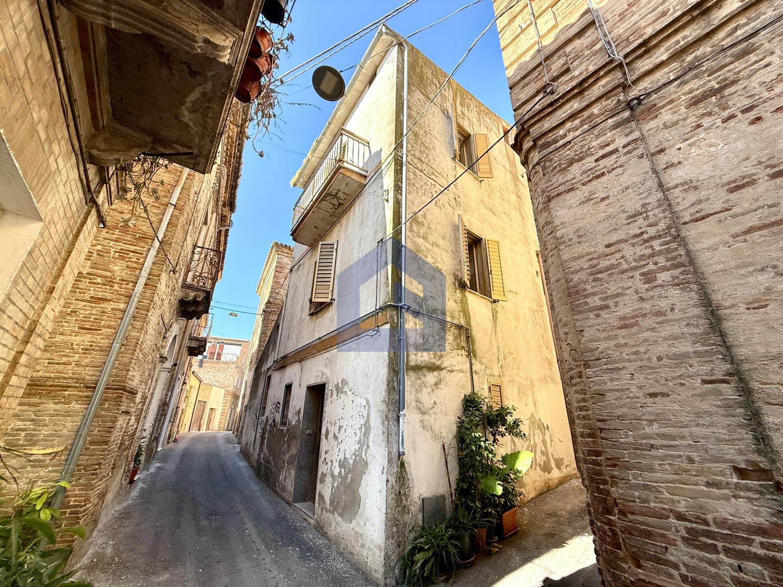 Monteodorisio, Terra tetto in pietra abitabile [V8107]